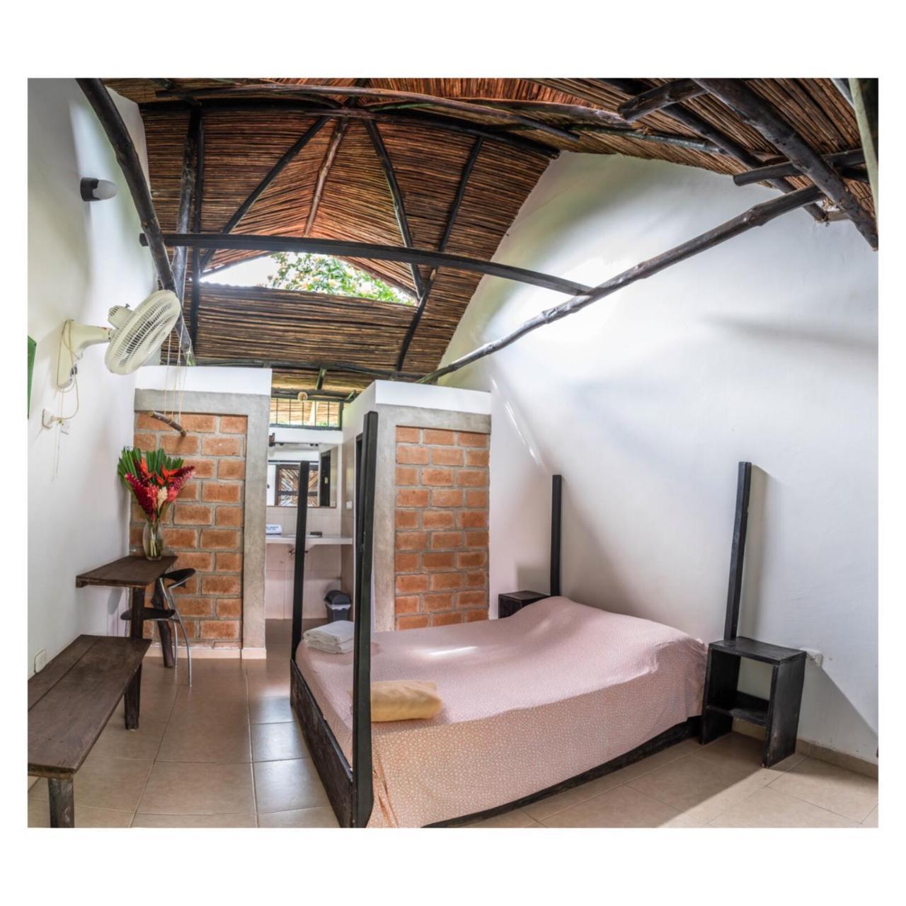 Hostal La Media Luna Palomino Zewnętrze zdjęcie